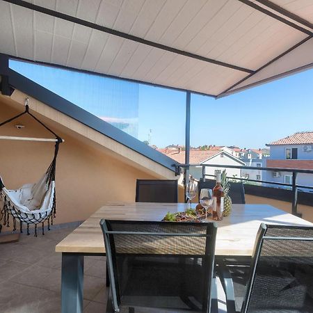 Apartments Ari And Bonnie - Cozy With Roof Terrace Pula Luaran gambar