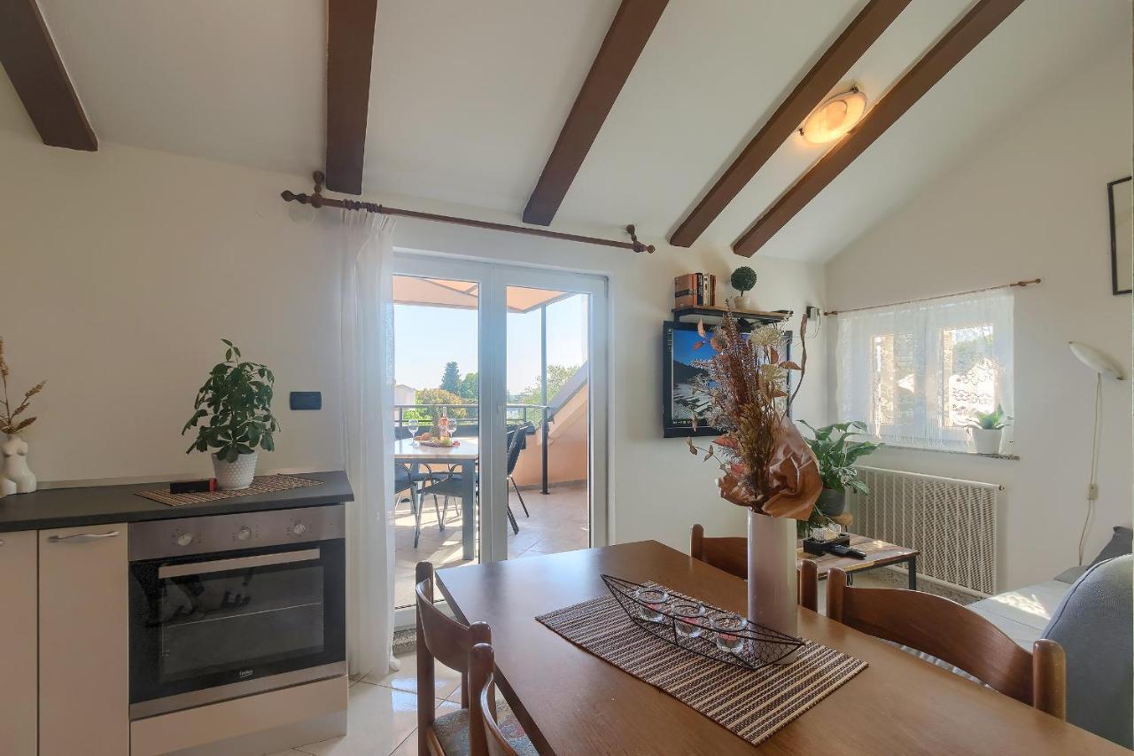 Apartments Ari And Bonnie - Cozy With Roof Terrace Pula Luaran gambar