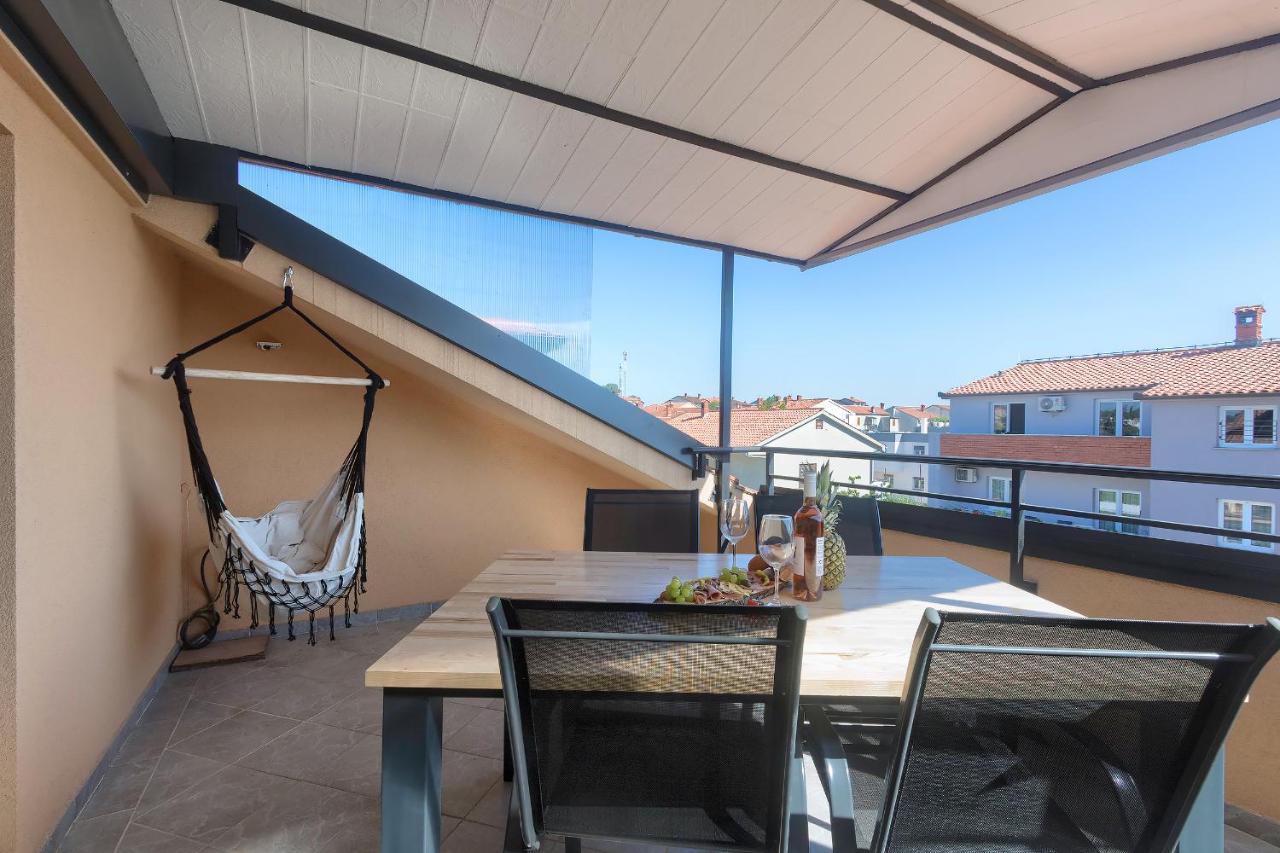 Apartments Ari And Bonnie - Cozy With Roof Terrace Pula Luaran gambar