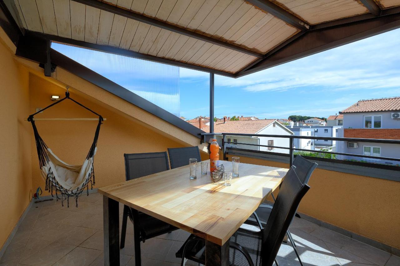 Apartments Ari And Bonnie - Cozy With Roof Terrace Pula Luaran gambar