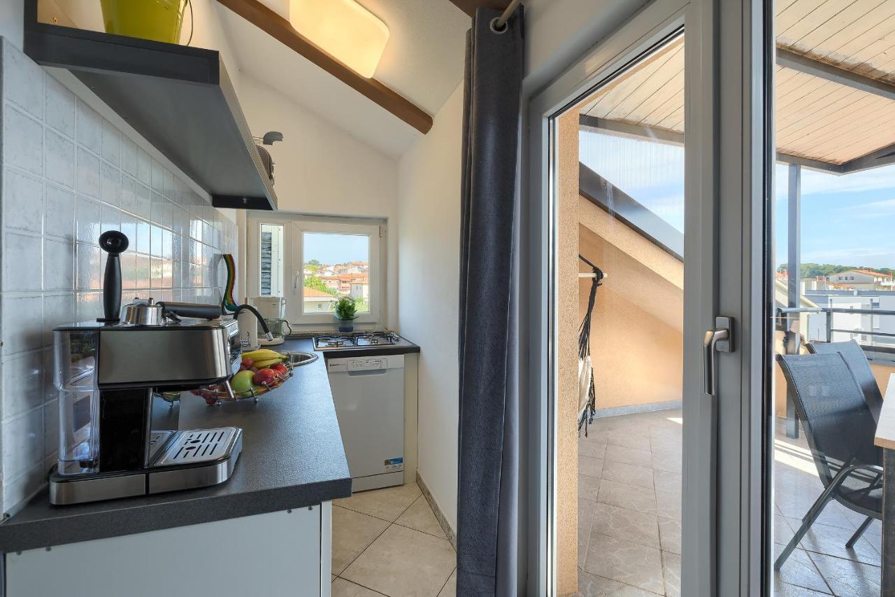 Apartments Ari And Bonnie - Cozy With Roof Terrace Pula Luaran gambar